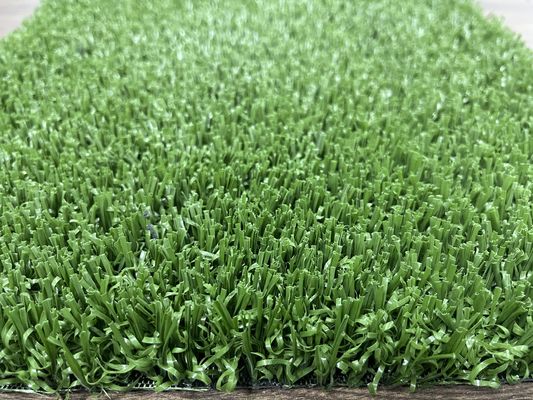 Grama artificial curto 2,5 M Wide dos campos de futebol da pilha 20 x 20 15000D escuros - verde